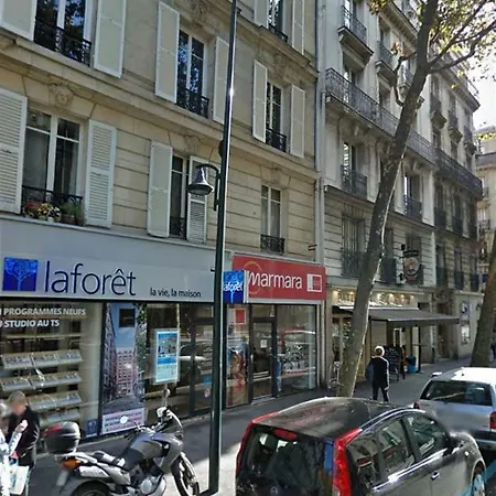 Nice Downtown Paris Metro